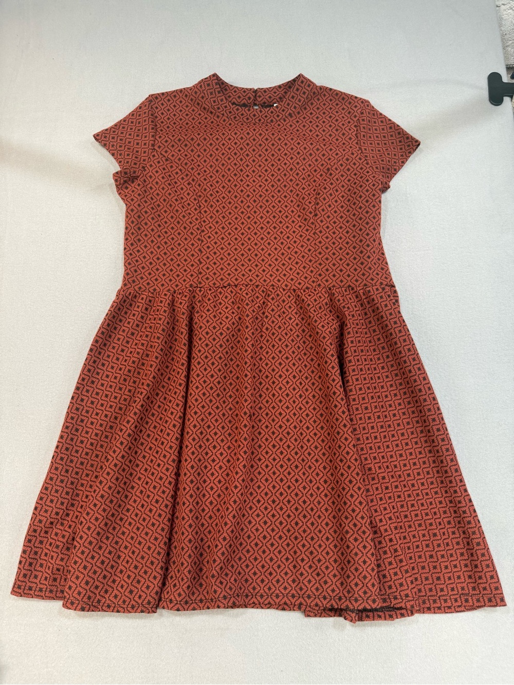 Xhilaration Rust Orange Geometric Short-Sleeve Dress